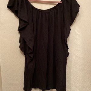 ❤️‍🔥 4 for $20 Black ruffled style top.